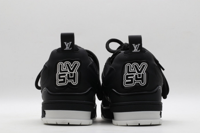 l&v snekaers 69