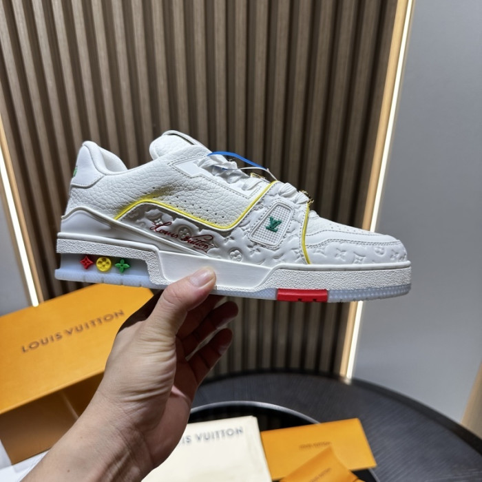 LV snekaers 237