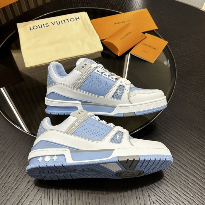 LV snekaers 236