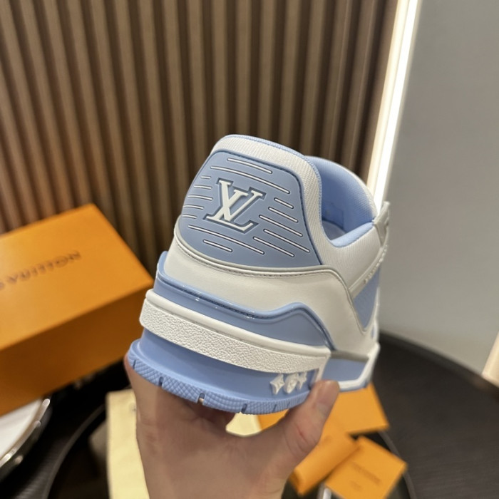 LV snekaers 236