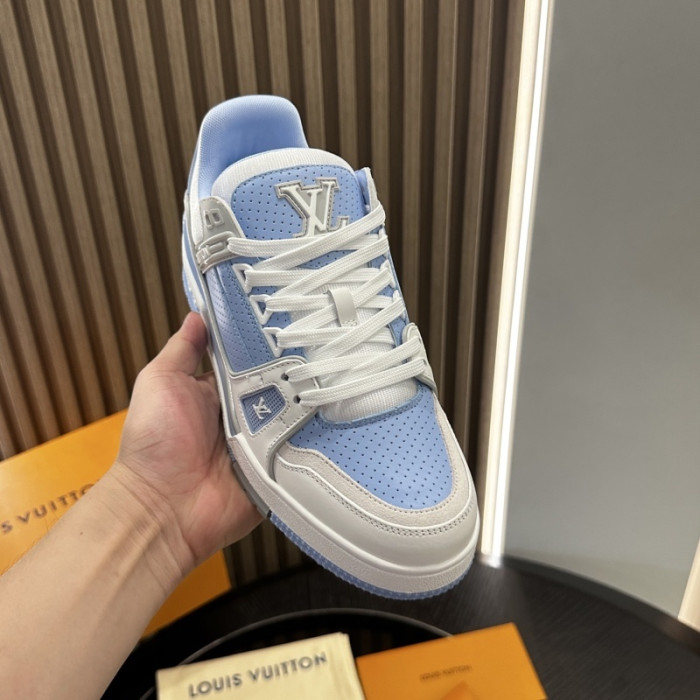 LV snekaers 236