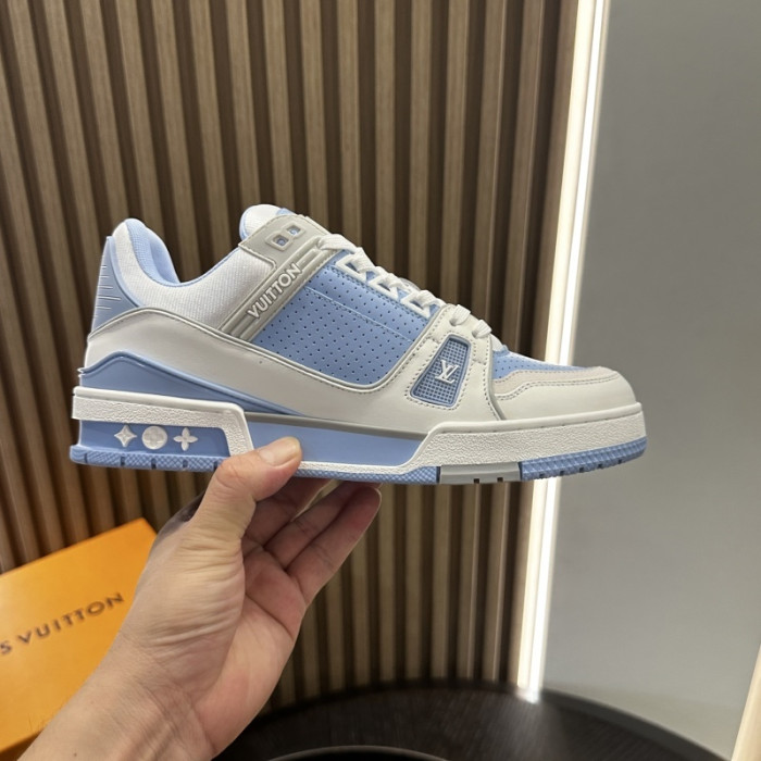 LV snekaers 236