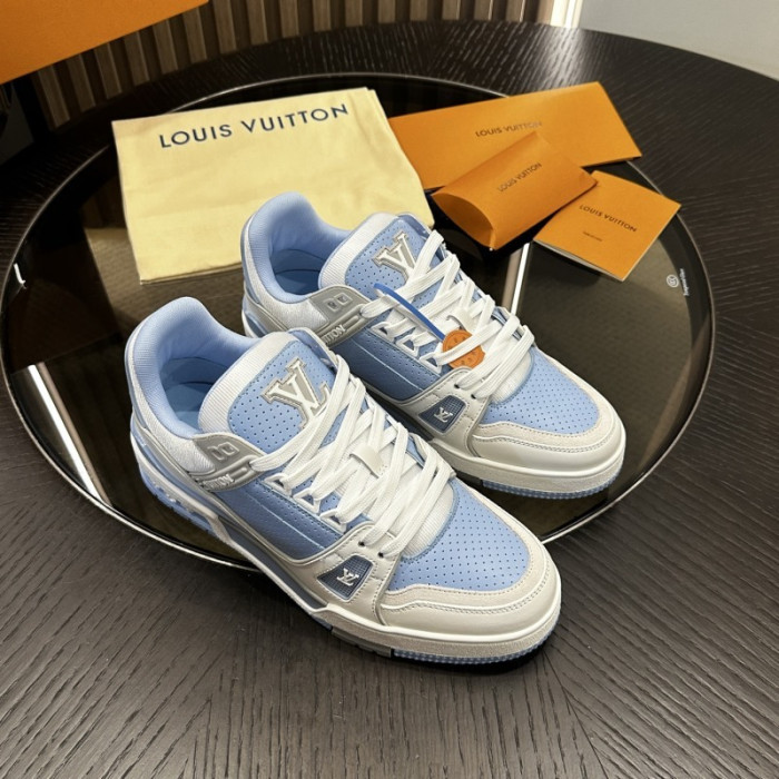 LV snekaers 236