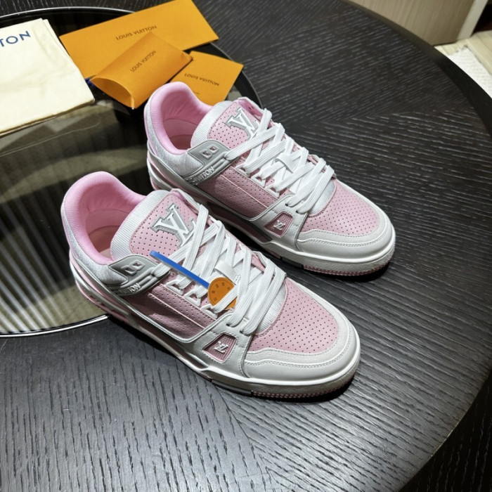 LV snekaers 235
