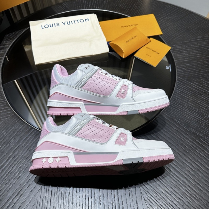 LV snekaers 235