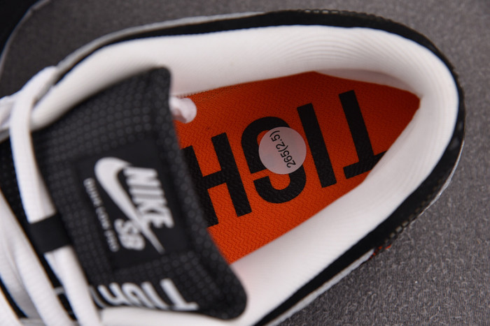 NK SB Dunk Low TIGHTBOOTH-FD2629-100