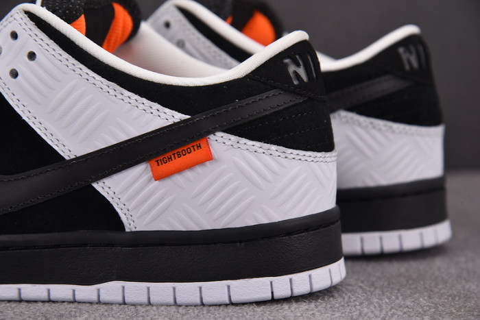 NK SB Dunk Low TIGHTBOOTH-FD2629-100