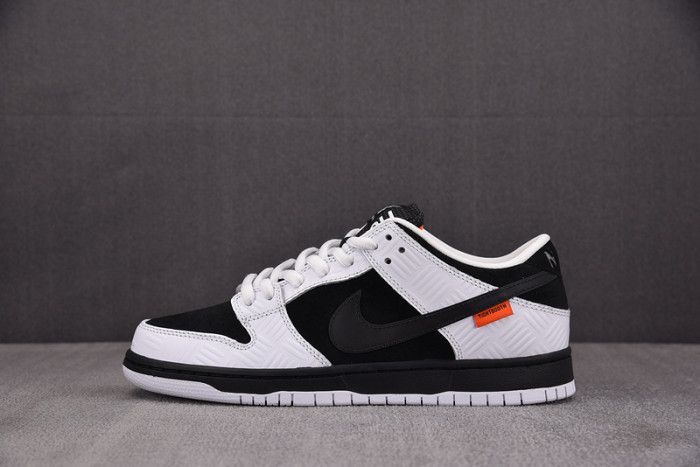 NK SB Dunk Low TIGHTBOOTH-FD2629-100