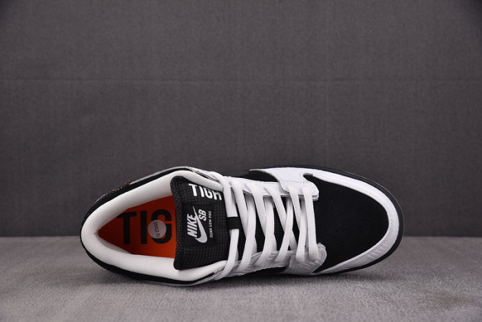 NK SB Dunk Low TIGHTBOOTH-FD2629-100