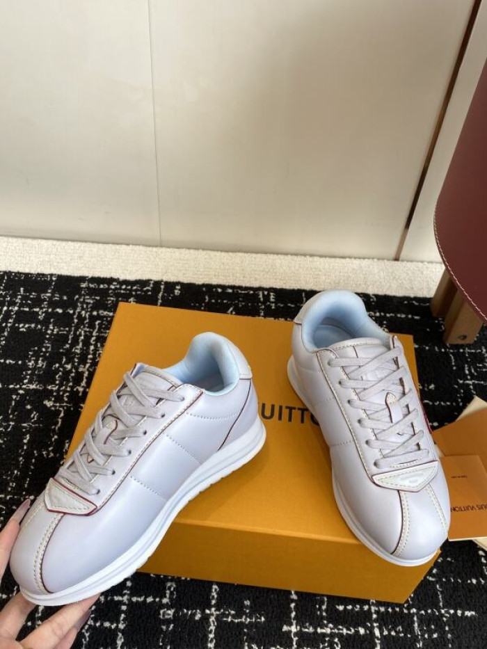 LV snekaers 221