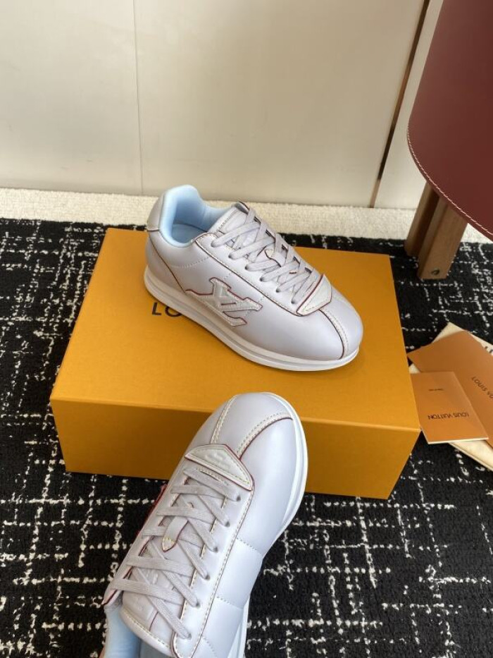 LV snekaers 221