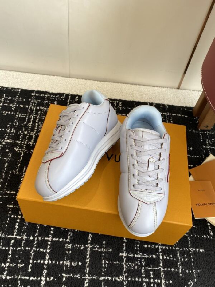 LV snekaers 221