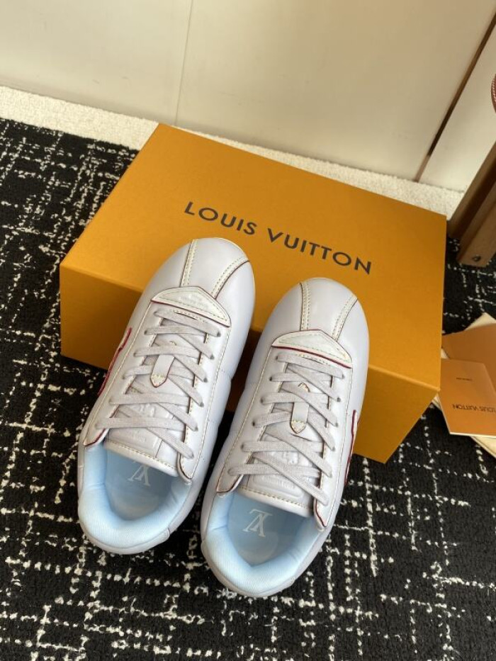 LV snekaers 221