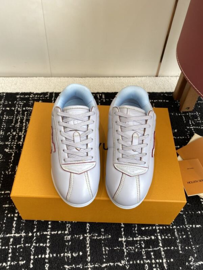 LV snekaers 221