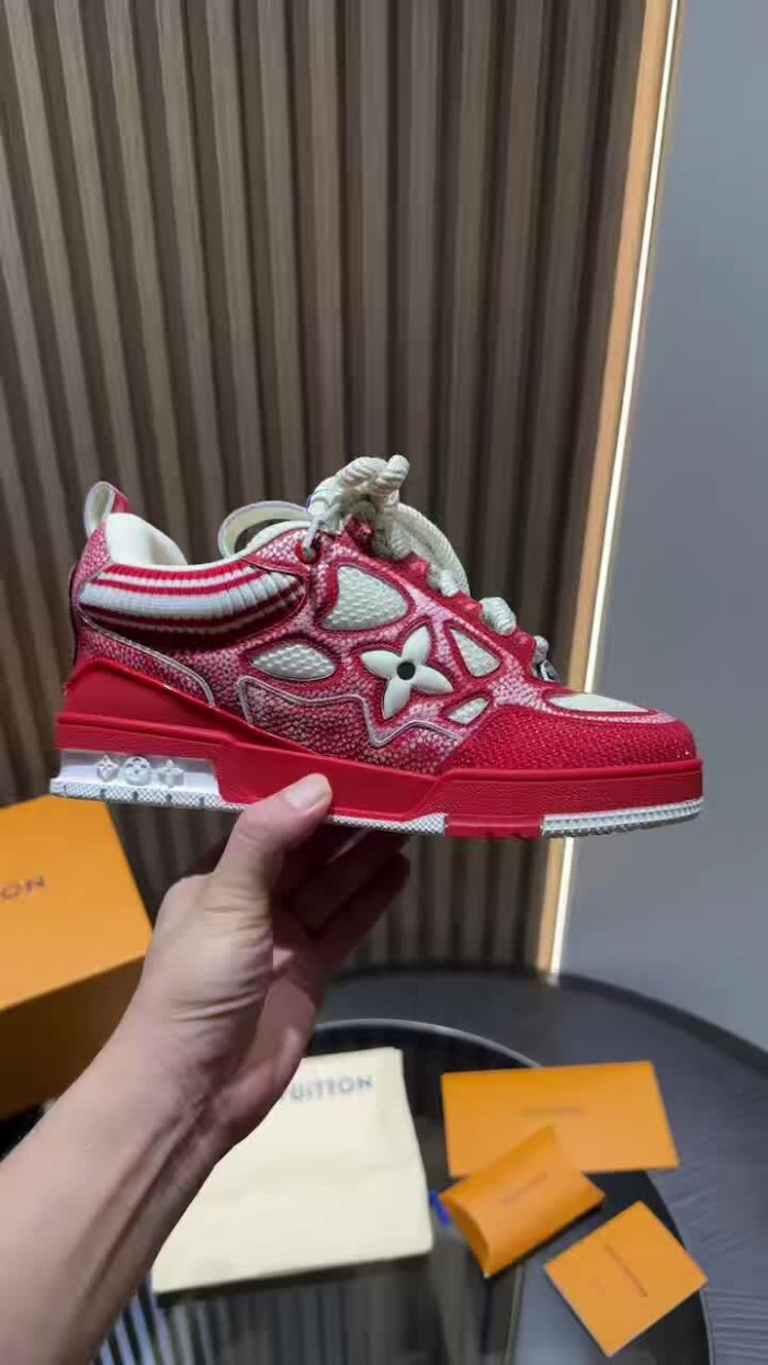 LV snekaers 229