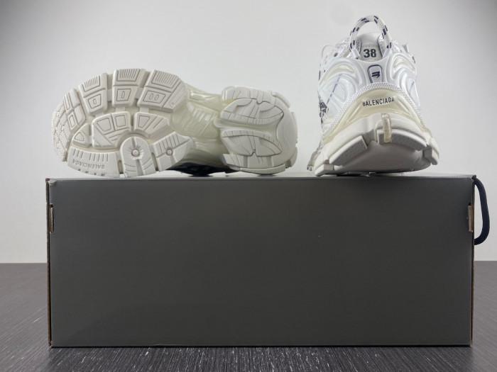 sneaker runner 202301051