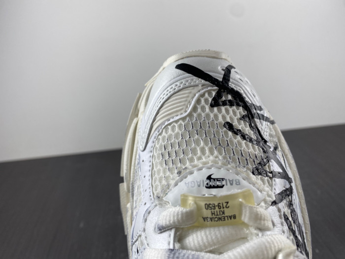 sneaker runner 202301051
