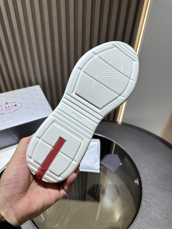 Prada 030