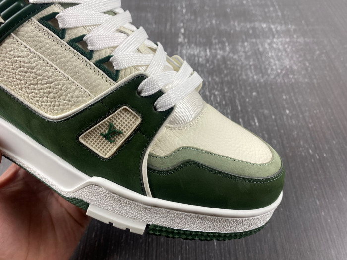 lv snekaers 100