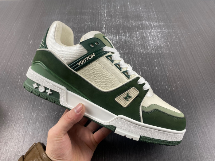 lv snekaers 100