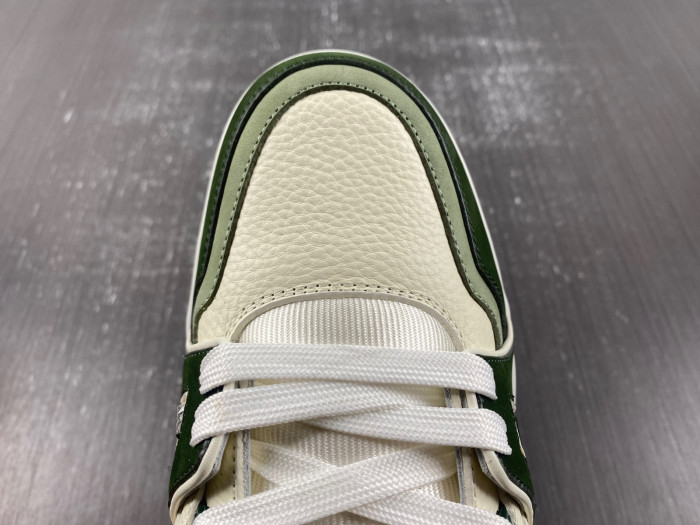 lv snekaers 100