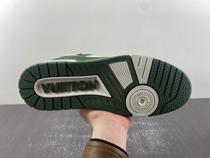 lv snekaers 100