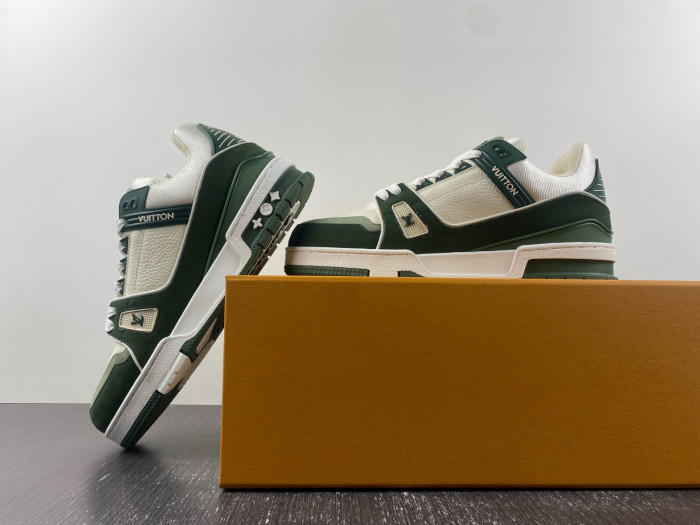 lv snekaers 100