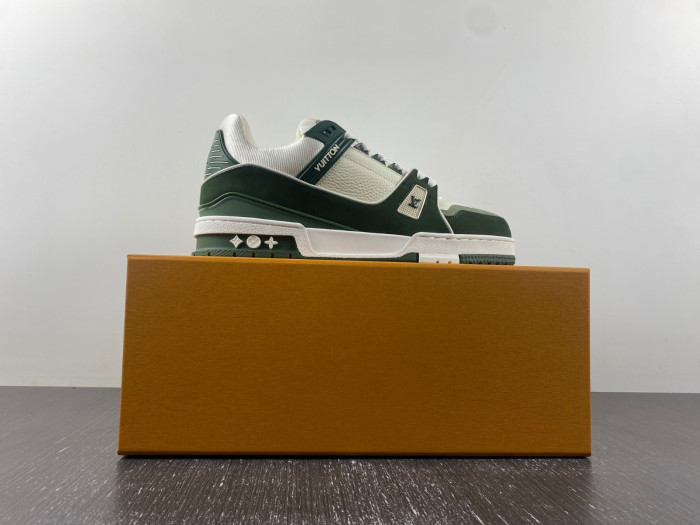 lv snekaers 100