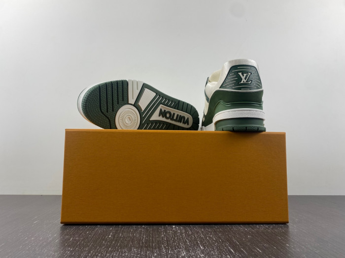lv snekaers 100