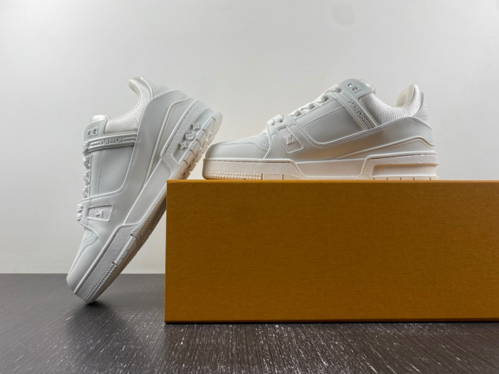 lv snekaers 87