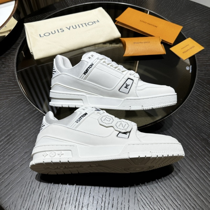 LV snekaers 234