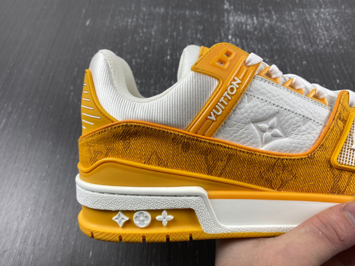 lv snekaers 85