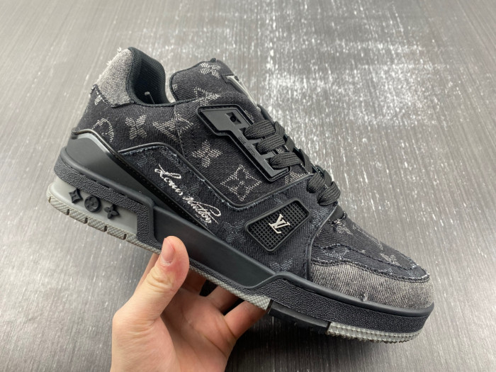 lv snekaers 108