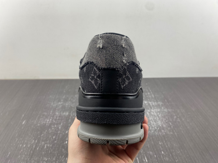 lv snekaers 108