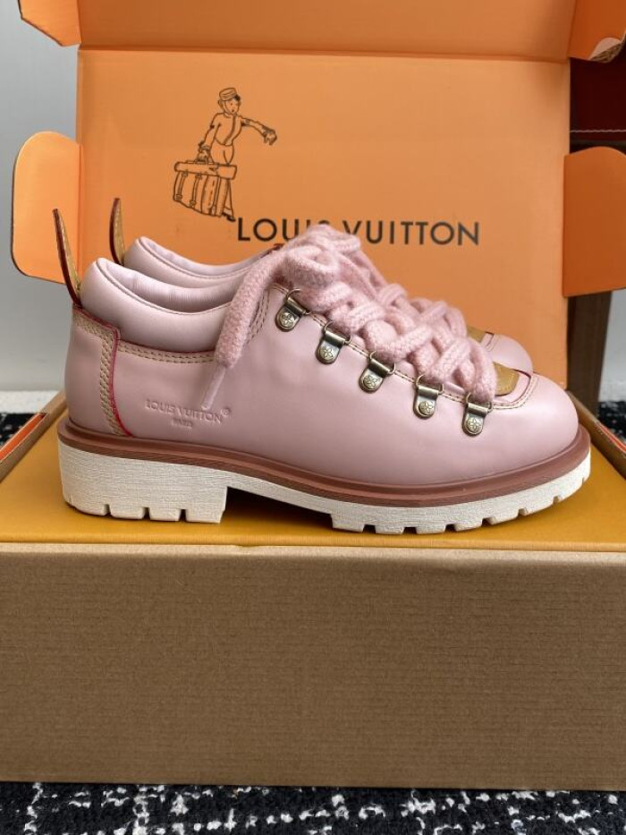 LV snekaers 224
