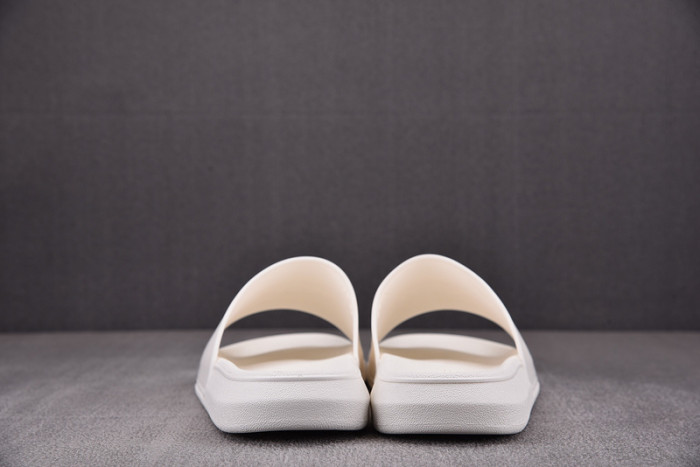 mcq sandal 02
