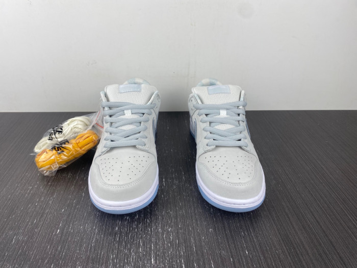 nike sb dunk low white lobster (friends and family)- fd8776-100