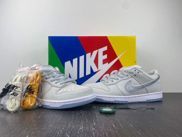 nike sb dunk low white lobster (friends and family)- fd8776-100