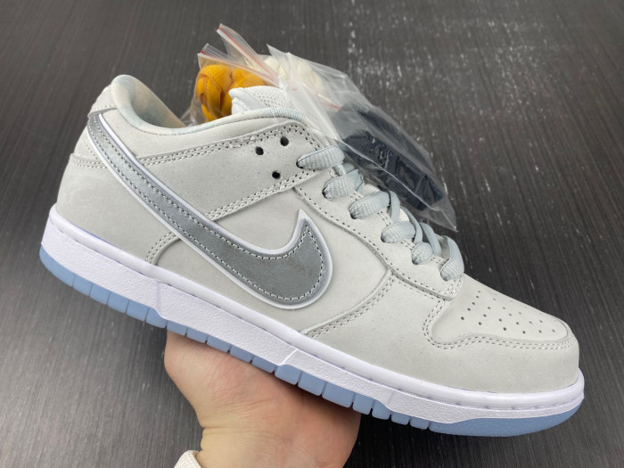 nike sb dunk low white lobster (friends and family)- fd8776-100