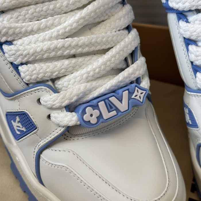 LV snekaers 194
